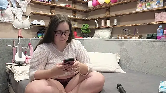 Snapshot of Kimberly-Caprice chatting on 02/23/25, 04:13 Kimberly-Caprice online show from 02/23/25, 04:13