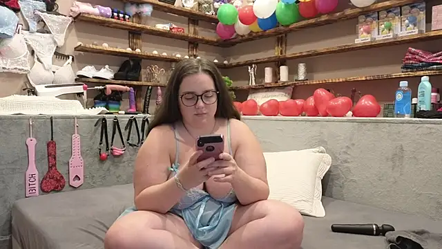 Snapshot of Kimberly-Caprice chatting on 03/11/25, 11:12 Kimberly-Caprice online show from 03/11/25, 11:12