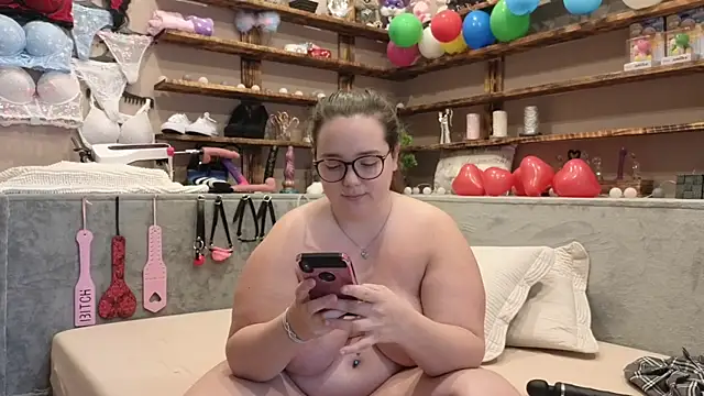 Snapshot of Kimberly-Caprice chatting on 03/17/25, 08:18 Kimberly-Caprice online show from 03/17/25, 08:18