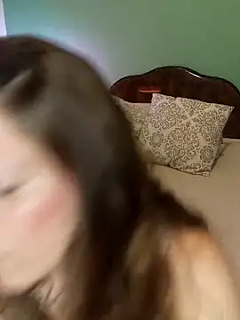 Snapshot of SofiEstevez chatting on 09/21/25, 12:23 SofiEstevez online show from 09/21/25, 12:23