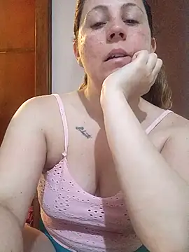 Snapshot of SofiEstevez chatting on 10/24/25, 10:55 SofiEstevez online show from 10/24/25, 10:55