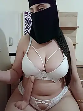 Snapshot of Arabic-Rose chatting on 10/31/25, 11:11 Arabic-Rose online show from 10/31/25, 11:11