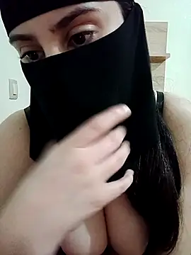 Snapshot of Arabic-Rose chatting on 01/05/26, 05:27 Arabic-Rose online show from 01/05/26, 05:27