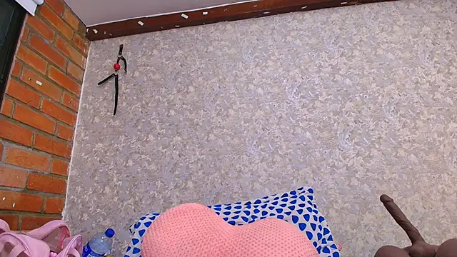 Snapshot of nicol_f chatting on 01/10/25, 01:53 nicol f online show from 01/10/25, 01:53