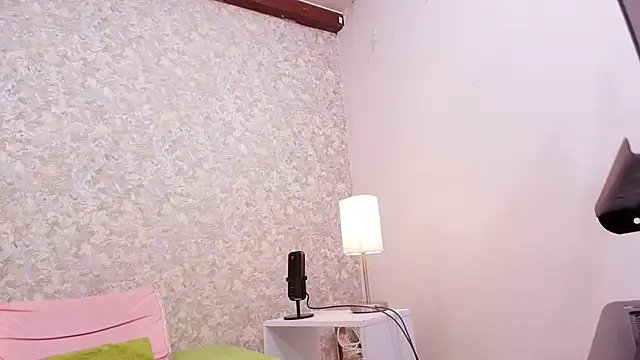 Snapshot of nicol_f chatting on 01/29/25, 07:22 nicol f online show from 01/29/25, 07:22