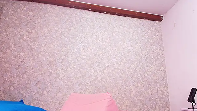 Snapshot of nicol_f chatting on 02/04/25, 07:22 nicol f online show from 02/04/25, 07:22