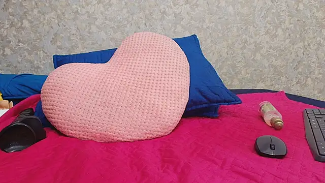 Snapshot of nicol_f chatting on 03/03/25, 10:20 nicol f online show from 03/03/25, 10:20