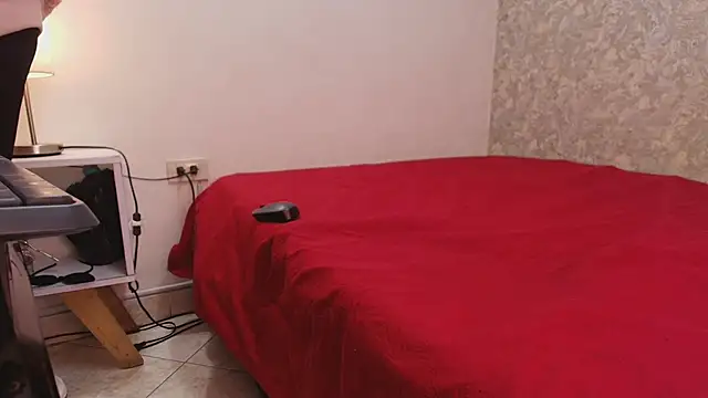 Snapshot of nicol_f chatting on 03/18/25, 07:10 nicol f online show from 03/18/25, 07:10