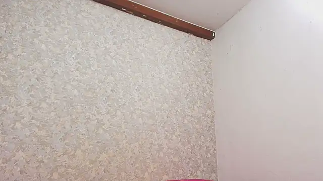 Snapshot of nicol_f chatting on 03/19/25, 07:17 nicol f online show from 03/19/25, 07:17