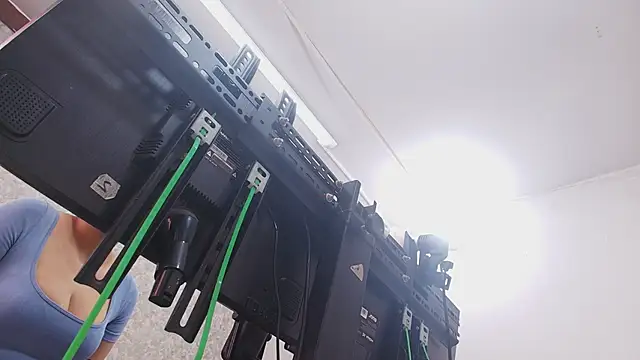 Snapshot of nicol_f chatting on 09/08/25, 07:13 nicol f online show from 09/08/25, 07:13