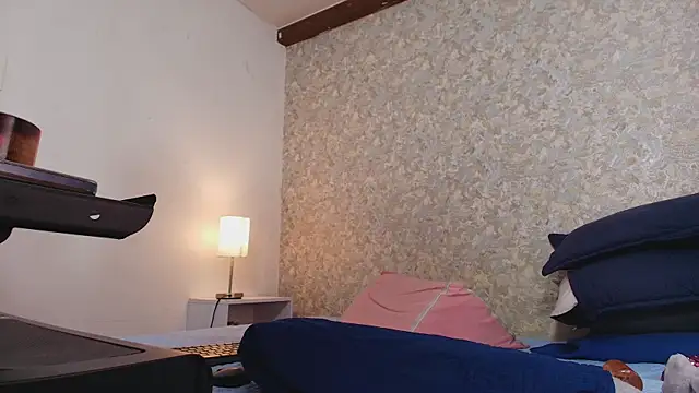 Snapshot of nicol_f chatting on 09/20/25, 07:26 nicol f online show from 09/20/25, 07:26