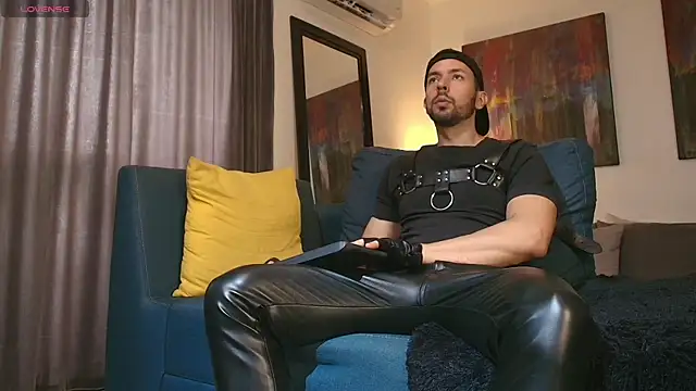 Snapshot of tommy_raym0ndg chatting on 07/18/26, 01:26 tommy raym0ndg online show from 07/18/26, 01:26