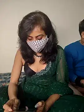 Snapshot of Raat_ki_rani_ chatting on 02/02/25, 05:15 Raat ki rani online show from 02/02/25, 05:15
