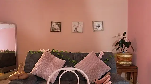 mei sweetcat online show from 10/09/25, 12:03