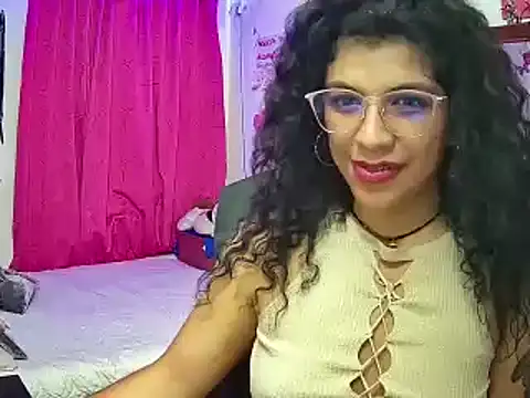 NicollWilliams 420 online show from 09/17/25, 05:31