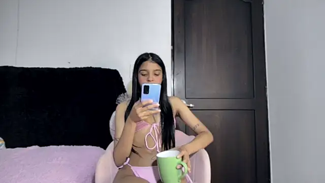 Snapshot of Michi_sexy chatting on 05/24/26, 02:33 Michi sexy online show from 05/24/26, 02:33
