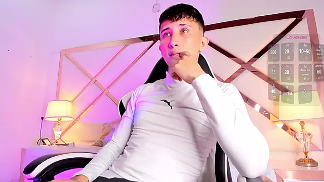 Snapshot of rome_hard chatting on 02/24/26, 07:45 rome hard online show from 02/24/26, 07:45