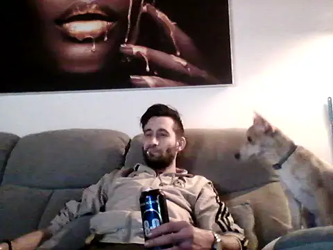 Snapshot of Bigkisslove chatting on 02/10/26, 12:37 Bigkisslove online show from 02/10/26, 12:37