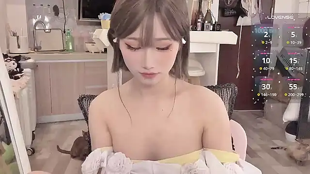 Snapshot of -XunMengLong- chatting on 03/05/25, 08:10 -XunMengLong- online show from 03/05/25, 08:10