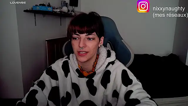 Snapshot of Nixxy_naughty chatting on 01/07/25, 07:49 Nixxy naughty online show from 01/07/25, 07:49