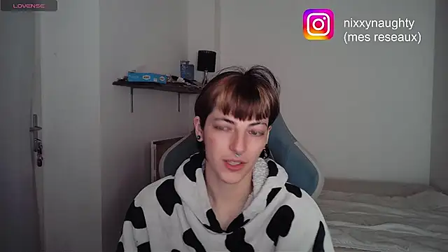 Snapshot of Nixxy_naughty chatting on 02/03/25, 06:07 Nixxy naughty online show from 02/03/25, 06:07