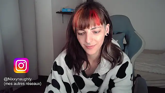 Snapshot of Nixxy_naughty chatting on 02/11/25, 07:38 Nixxy naughty online show from 02/11/25, 07:38