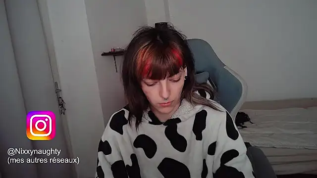 Snapshot of Nixxy_naughty chatting on 02/17/25, 09:30 Nixxy naughty online show from 02/17/25, 09:30