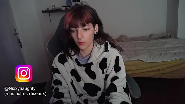 Snapshot of Nixxy_naughty chatting on 03/03/25, 09:15 Nixxy naughty online show from 03/03/25, 09:15