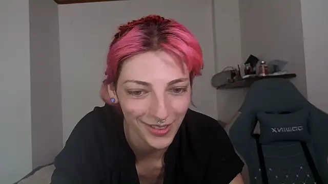 Snapshot of Nixxy_naughty chatting on 09/20/25, 10:11 Nixxy naughty online show from 09/20/25, 10:11