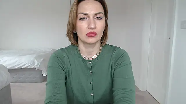 Snapshot of Mallinia chatting on 03/16/25, 02:55 Mallinia online show from 03/16/25, 02:55