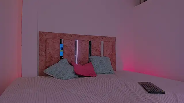 Emily Williams12 online show from 04/23/26, 02:46