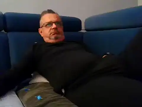 axecoman60 online show from 02/20/25, 07:19