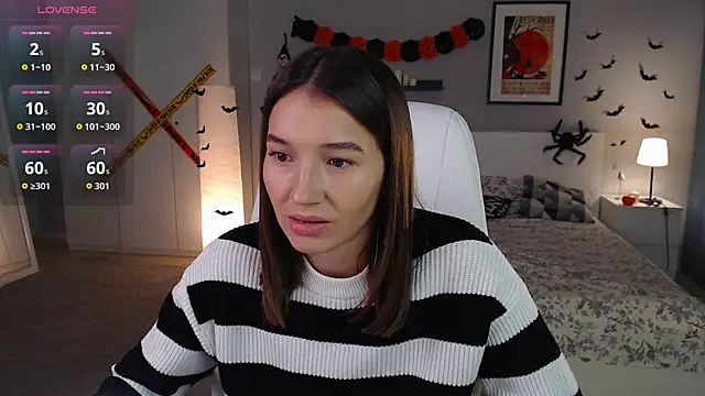 Bellla Haddid online show from 10/25/25, 01:24