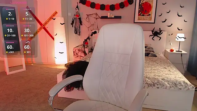 Bellla Haddid online show from 10/31/25, 01:17