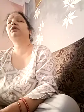 Kavya kapoor online show from 03/18/25, 01:43