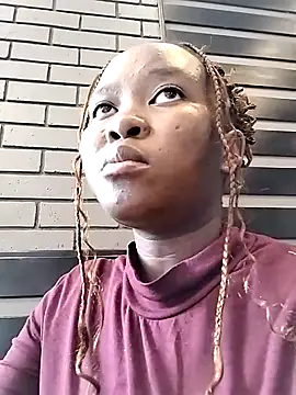 Snapshot of Iva_deep chatting on 03/18/25, 12:25 Iva deep online show from 03/18/25, 12:25