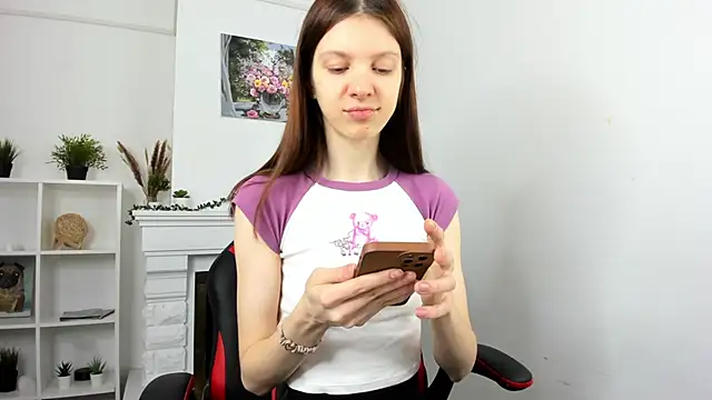 Baby Evalena online show from 12/05/24, 04:53