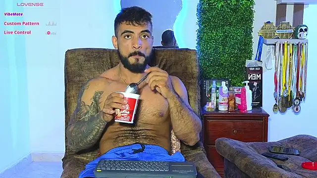 Snapshot of ERIC_HARRISON chatting on 02/02/25, 12:19 ERIC HARRISON online show from 02/02/25, 12:19