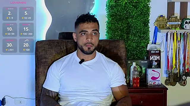 Snapshot of ERIC_HARRISON chatting on 03/08/25, 10:45 ERIC HARRISON online show from 03/08/25, 10:45