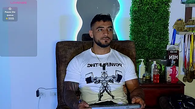 Snapshot of ERIC_HARRISON chatting on 03/11/25, 12:11 ERIC HARRISON online show from 03/11/25, 12:11