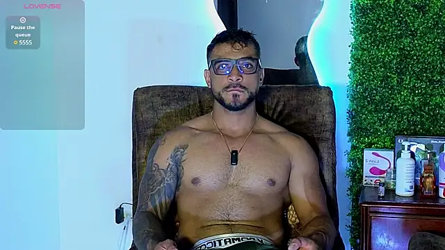 Snapshot of ERIC_HARRISON chatting on 03/12/25, 12:20 ERIC HARRISON online show from 03/12/25, 12:20