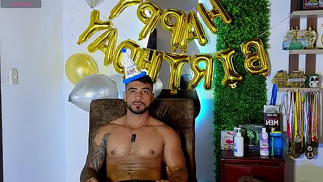 Snapshot of ERIC_HARRISON chatting on 03/18/25, 01:20 ERIC HARRISON online show from 03/18/25, 01:20