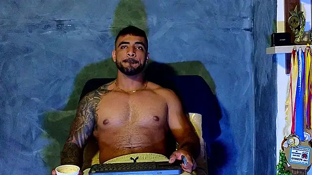 Snapshot of ERIC_HARRISON chatting on 09/15/25, 12:10 ERIC HARRISON online show from 09/15/25, 12:10