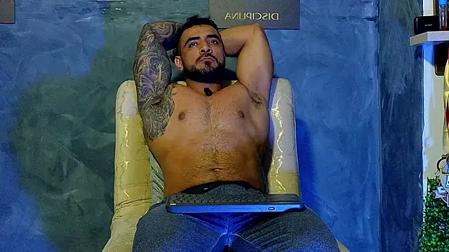 Snapshot of ERIC_HARRISON chatting on 09/18/25, 01:18 ERIC HARRISON online show from 09/18/25, 01:18