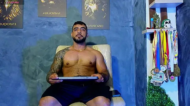 Snapshot of ERIC_HARRISON chatting on 09/19/25, 02:57 ERIC HARRISON online show from 09/19/25, 02:57