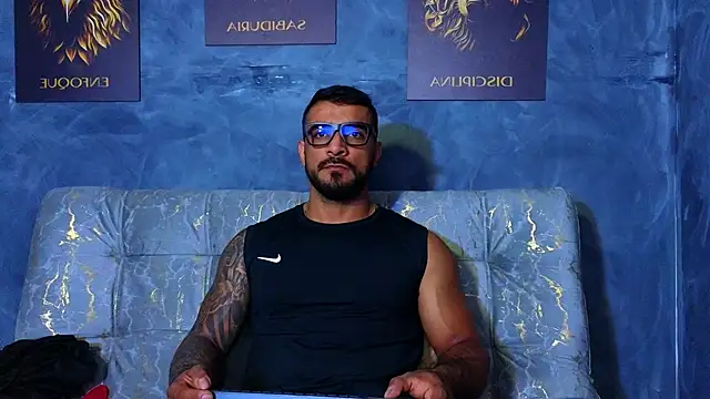 Snapshot of ERIC_HARRISON chatting on 10/05/25, 12:53 ERIC HARRISON online show from 10/05/25, 12:53