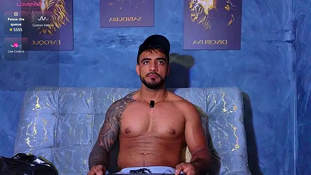 Snapshot of ERIC_HARRISON chatting on 10/12/25, 01:26 ERIC HARRISON online show from 10/12/25, 01:26