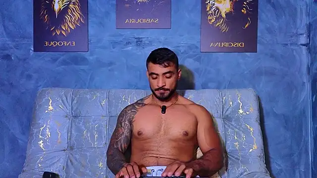 Snapshot of ERIC_HARRISON chatting on 10/13/25, 08:42 ERIC HARRISON online show from 10/13/25, 08:42