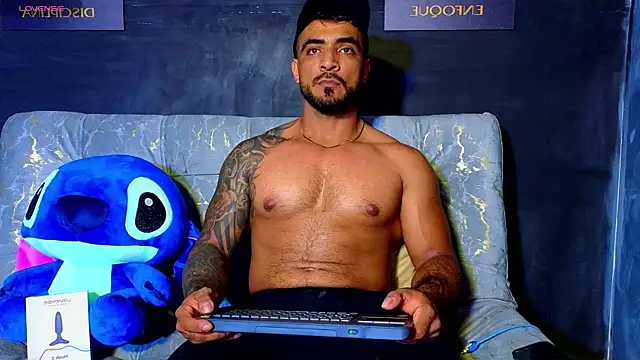 Snapshot of ERIC_HARRISON chatting on 10/21/25, 01:39 ERIC HARRISON online show from 10/21/25, 01:39