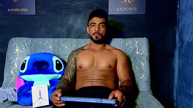 Snapshot of ERIC_HARRISON chatting on 10/21/25, 10:10 ERIC HARRISON online show from 10/21/25, 10:10